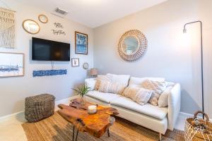 Cozy Pompano Beach Getaway Ideal for a Couple! in Hollywood