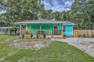 Colorful Beach Bungalow with Covered Porch! in Myrtle Beach