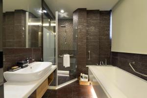 Glory Suite