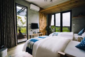 Phòng 2 Giường Đơn Nhìn Ra Núi (Twin Room with Mountain View)