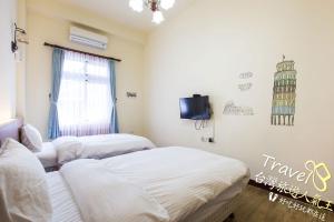 Phòng có 2 Giường đơn với Phòng tắm riêng bên ngoài (Twin Room with Private External Bathroom)