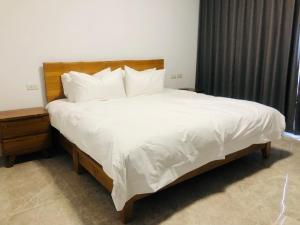 Phòng Tiêu Chuẩn Giường Đôi Lớn (Standard Queen Room)
