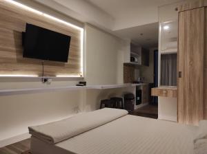 Studio Nhìn Ra Hồ Bơi (Studio with Pool View)