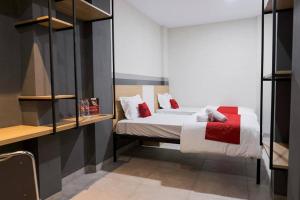 Phòng Hai Giường Đơn Loại Sang (Deluxe Twin Room)