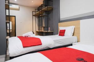 Phòng Hai Giường Đơn Loại Sang (Deluxe Twin Room)