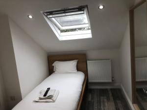 Small Single Room room in Broadway Inn