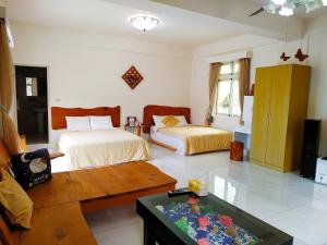 Phòng 4 Người có Sân hiên (Quadruple Room with Terrace)