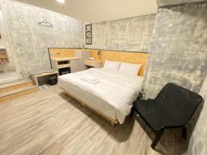 Standard Queen Room - No Window (Standard Queen Room - no window)