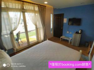 Phòng Deluxe Giường Đôi Có Ban Công (Deluxe Double Room with Balcony)