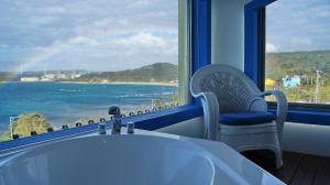 Phòng Giường Đôi Nhìn Ra Biển (Double Room with Sea View)