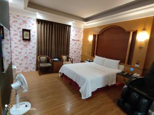 Phòng Có Giường Cỡ Queen Và Bồn Tắm Spa (Queen Room with Spa Bath)