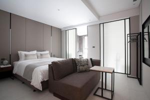 Phòng Deluxe Giường Đôi Có Bồn Tắm (Deluxe Double Room with Bath)