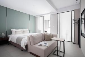 Phòng Deluxe Giường Đôi Có Bồn Tắm (Deluxe Double Room with Bath)
