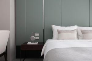 Phòng Deluxe Giường Đôi Có Bồn Tắm (Deluxe Double Room with Bath)
