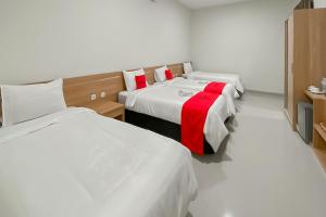 RedDoorz Family Room