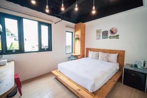 Phòng Giường Đôi Có Phòng Tắm Riêng (Double Room with Private Bathroom)