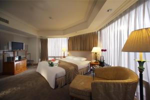 Corner Suite
