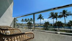 Phòng Deluxe Giường Đôi Với Ban Công và Tầm Nhìn Ra Biển (Deluxe Double Room with Balcony and Sea View)