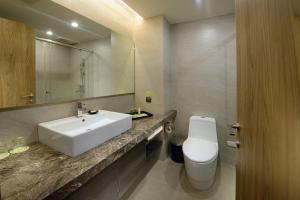 Tiêu Chuẩn 2 Giường Đơn Không Có Cửa Sổ (Standard Twin No Window)