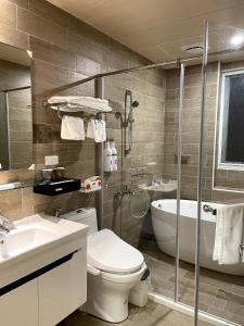 Phòng Giường Đôi Có Ban Công (Double Room with Balcony)