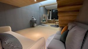 Phòng Gia Đình Với Phòng Tắm Chung (Family Room with Shared Bathroom)