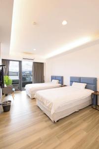 Phòng 2 giường có ban công (Twin Room with Balcony)