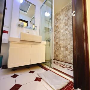 Phòng Giường Đôi Có Ban Công (Double Room with Balcony)