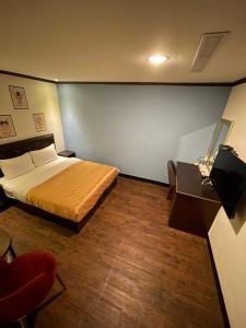 Phòng Đôi Phổ Thông (Economy Double Room)