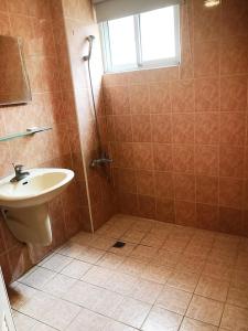 Phòng Giường Đôi Hạng Bình Dân (Budget Double Room)