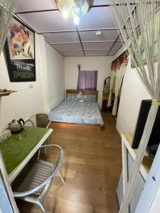 Phòng Giường Đôi Nhìn Ra Núi (Double Room with Mountain View)