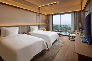 Deluxe Twin City View with Balcony (Deluxe Twin City View With Balcony)