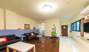 Phòng Deluxe Giường Đôi Có Vòi Sen (Deluxe Double Room with Shower)