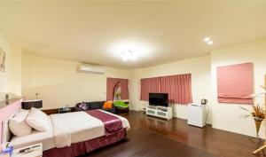 Phòng Deluxe Giường Đôi Có Vòi Sen (Deluxe Double Room with Shower)