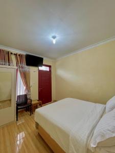 Phòng Giường Đôi Có Phòng Tắm Riêng (Double Room with Private Bathroom)