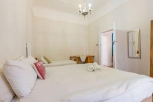 Double Room with Shared Bathroom room in Green Elephant Backpackers