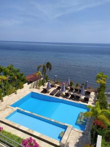 Phòng Deluxe hướng biển giường đôi (Deluxe Double Room with Sea View)