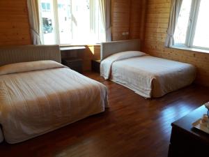 Phòng Bốn Người Có Phòng Tắm Riêng (Quadruple Room with Private Bathroom)
