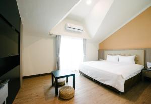 Phòng Giường Đôi Có Ban Công (Double Room with Balcony)