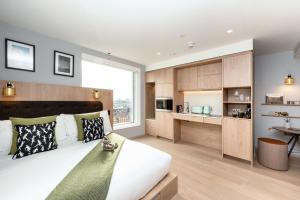 Wilde Studio Accessible room in Wilde Aparthotels London Aldgate Tower Bridge