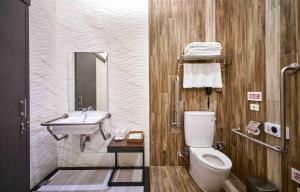 Phòng Phù Hợp cho Người Khuyết Tật (Accessible Room)