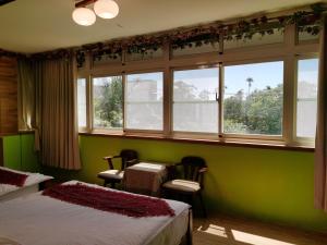 Phòng gia đình với phòng tắm riêng. (Family Room with Private Bathroom)