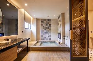 Phòng Loại Sang Giường Đôi (Deluxe Double Room)