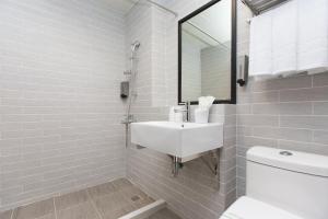 Phòng tiết kiệm giường đôi không có cửa sổ - Không có bãi đậu xe (Economy Double Room without Window - Parking Excluded)