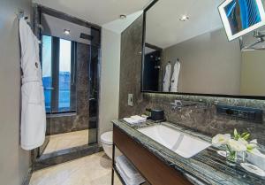 Deluxe Double or Twin Room with Sea View room in Arts Hotel Istanbul Bosphorus