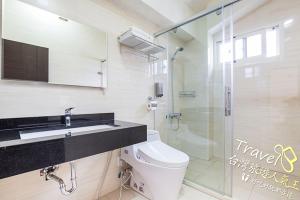 Phòng Deluxe Giường Đôi Có Ban Công (Deluxe Double Room with Balcony)