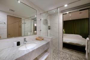 Phòng hướng sông 2 giường (River View Twin)