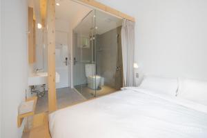 Phòng Giường Đôi Nhỏ (Small Double Room)