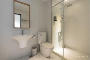 Phòng 4 Người Có Phòng Tắm (Quadruple Room with Bathroom)