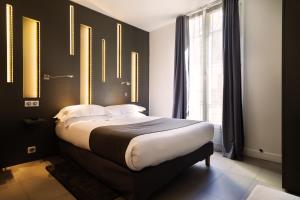Classic Double Room room in Arc De Triomphe Etoile Hotel