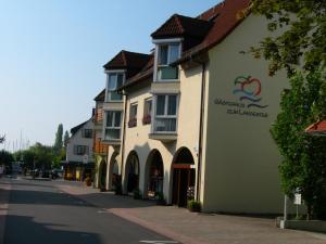 Gastehaus Zum Landesteg Immenstaad Am Bodensee Germany J2ski